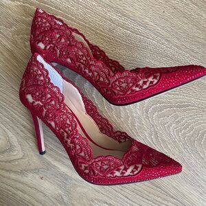 New in box red INC Kyomi lace pump size 5.5